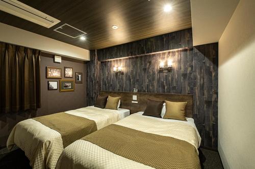 Twin Room with Extra Bed