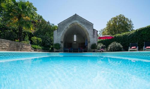 Chateau De Mathod