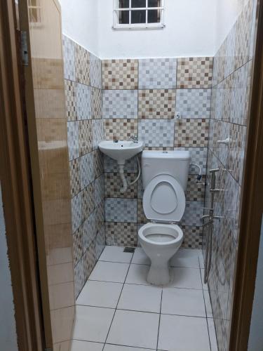 Bathroom, AIDILADHA PROMO RM399 3 Rooms 3 Airconds Landed Terrace House in Taman Port Dickson Utama