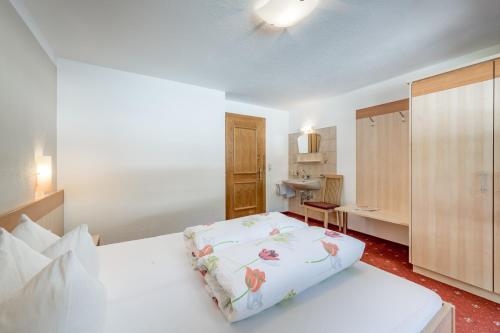 Three-Bedroom Apartment with Balcony