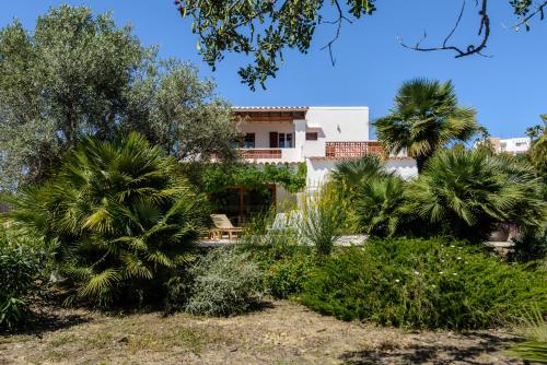 Villa Can Joan I - Fantastic Sunset Views and Family Friendly -