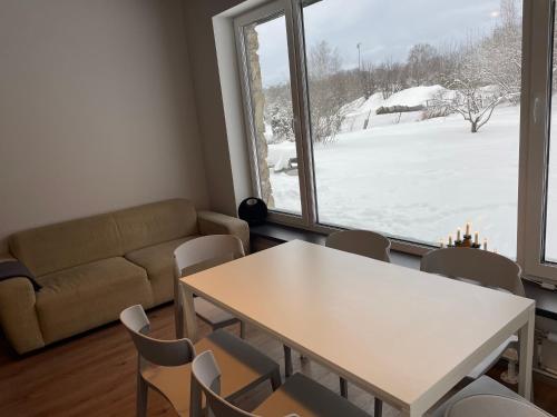 廚房, Vasarnīca (Vasarnica) in 普拉維納斯