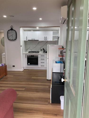 مطبخ, Hughesdale Private Studio in Oakleigh