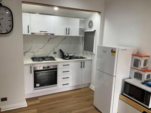 مطبخ, Hughesdale Private Studio in Oakleigh