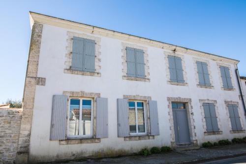 Magnifique appartement avec terrasse dominant Saint Martin de Re