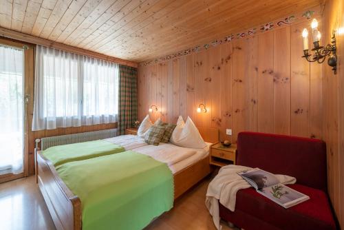 room detail thumbnail 2