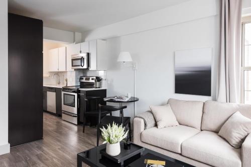 Modern CWE 1BR near BJC by Zencity - image 2