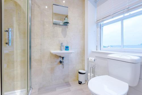 Luxury Listed Townhouse 350 Yds From Racecourse - image 2