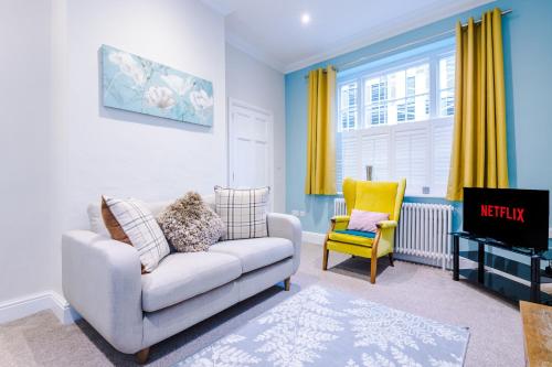 Luxury Listed Townhouse 350 Yds From Racecourse - image 4