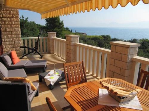 Apartment in Sucuraj with sea view, terrace, air conditioning, WiFi 3354-1 - Location saisonnière - Sućuraj