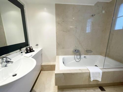 Theoxenia House Hotel - image 12