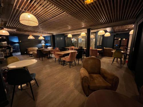 Ресторан, Paris Saint Cloud Hotel in Сан-Клюд