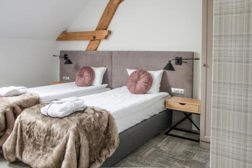 Book the Standard Twin Room Standard Twin Room