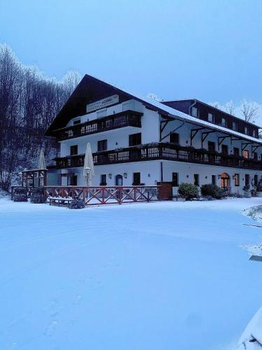 外観, Stiftstaverne Klein Mariazell in ゼンメリング
