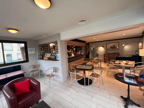 Hotel des iles in Theix