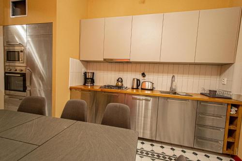 4 Bedrooms 130m2 apartment at the Main City Square, Praha (fotografie 6)