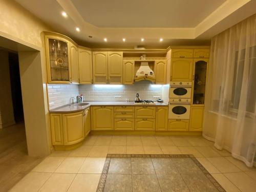 A large house with sauna, BBQ and free transfers