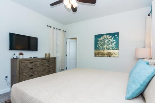 Adorable Vacation Single Home with Private Pool CG1592 - image 13