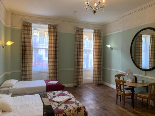 room detail thumbnail 0