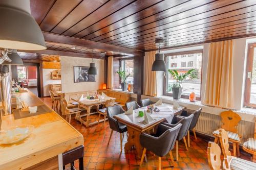 ห้องอาหาร, Hotel Pension Löwen in Sulz (Hotel Pension Lowen in Sulz) in ฟาสชินา