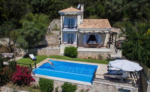 Breathtaking seaviews, privacy, close to beach and Nidri - villa Pasithea