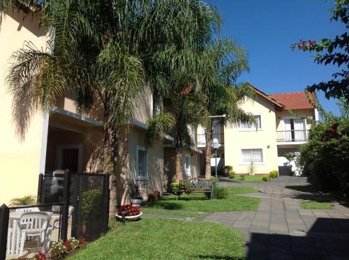 2 bedrooms, 4 beds