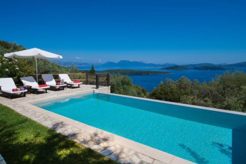 Stunning seaviews, infinity pool, close to beach - Villa Meliti