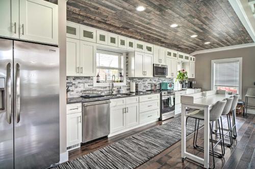Spacious Sevierville Home with Hot Tub! in Sevierville, USA