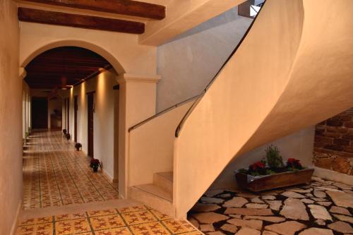 335049363 Hotel Junvay