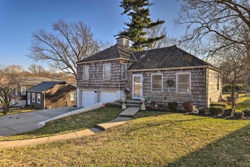 Cozy Kansas City Home w/ Yard - 9 Mi to Dtwn!, Kansas City