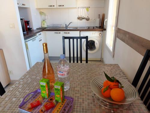 Kitchen, Les jardins d'Antibes in La Fontonne