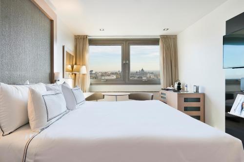 The Level Room City View