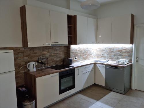 De Luxe Republic Square Apartment of 100sqm - image 4