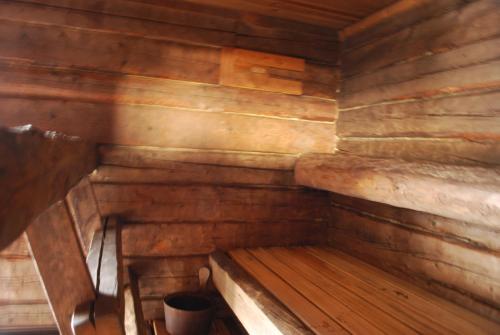 Sauna, Northern lights home opposite the mountains in Raattama