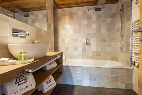 22 Summits Apartments - image 3