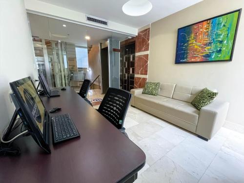 Business center, Waldorf Hotel in La Candelaria