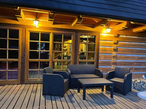 Instalaciones, Nasa Chata in Levoca