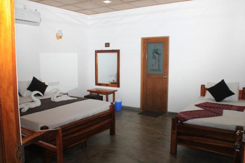 Deluxe Triple Room image 6