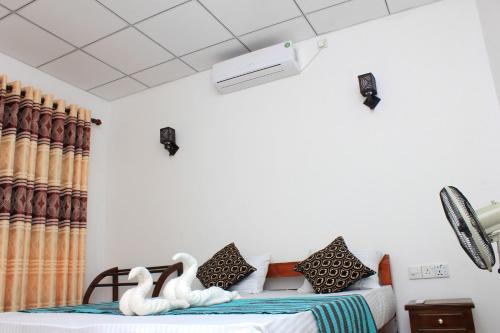 Deluxe Double Room image 10