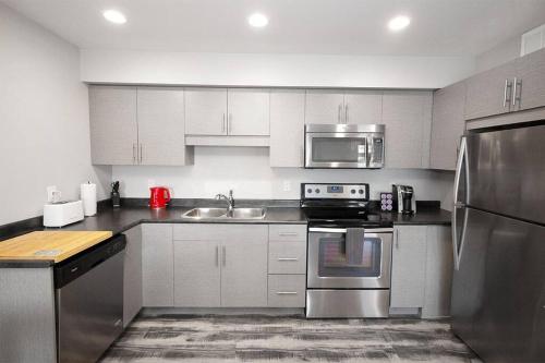 Modern and Comfortable Townhouse in South Winnipeg