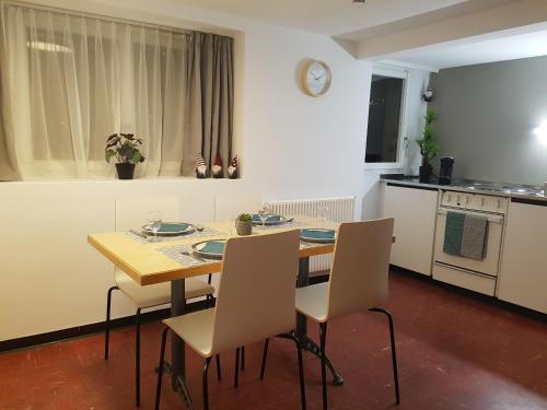 Létesítmények, Casa Crap in Trin-Digg