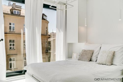 Luxury Apartments AC Workspace 5 min to Main Square by Gio Loft - Tap to explore photos
