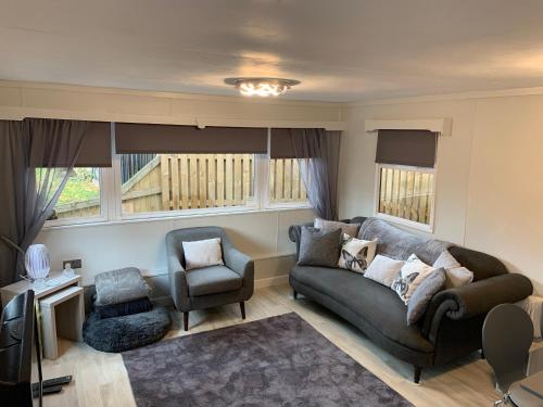 Beautiful Holiday Home - Lake view