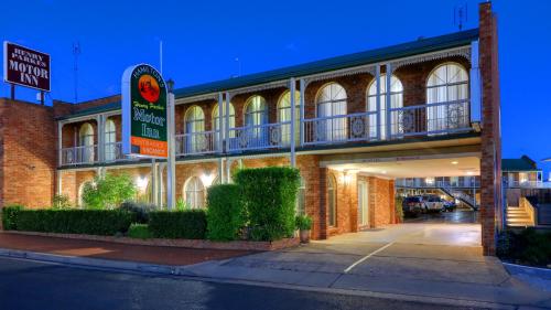 Hamilton Henry Parkes Motor Inn