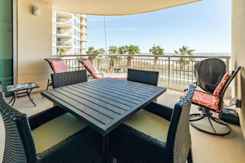 Resort Amenities But Even Better! Spacious Condo Overlooking Gulf Pools and Beach! - image 8