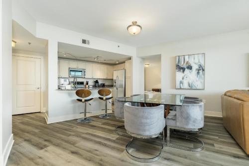 Resort Amenities But Even Better! Spacious Condo Overlooking Gulf Pools and Beach! - image 14