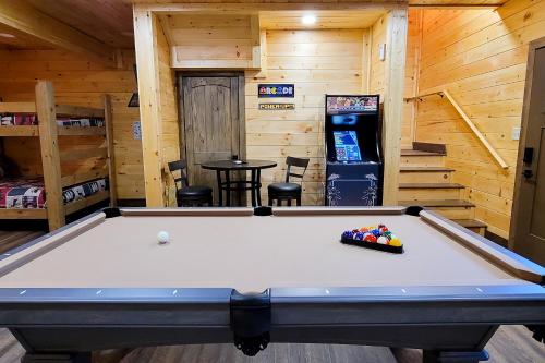 Soaky Bear in Sevierville, USA