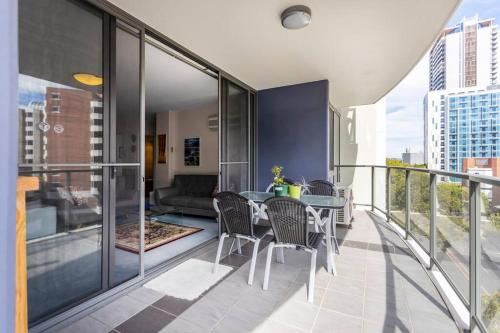 2B2B on the Terrace with pool - EXECUTIVE ESCAPES