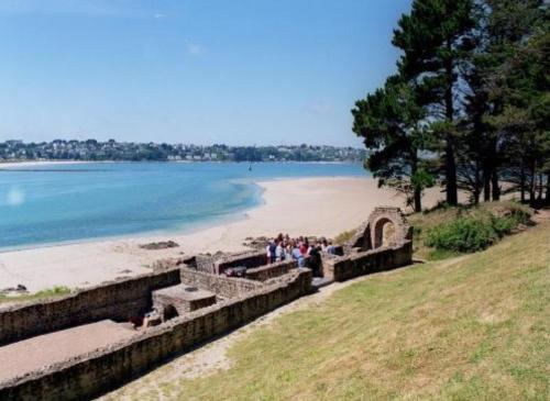 Tente 3 chambres, petit camping familial près des plages 4