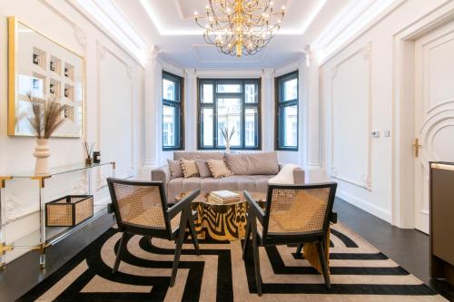 Antique Glam Apartment in Old Town Prague, Praga
